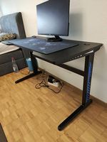 Gaming Tisch mit Kabeldurchgängen 