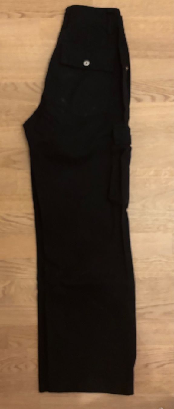 Bershka Pantalons: Pantalon cargo – Neuf (Voir description) à Nyon par liz_ss6g 2