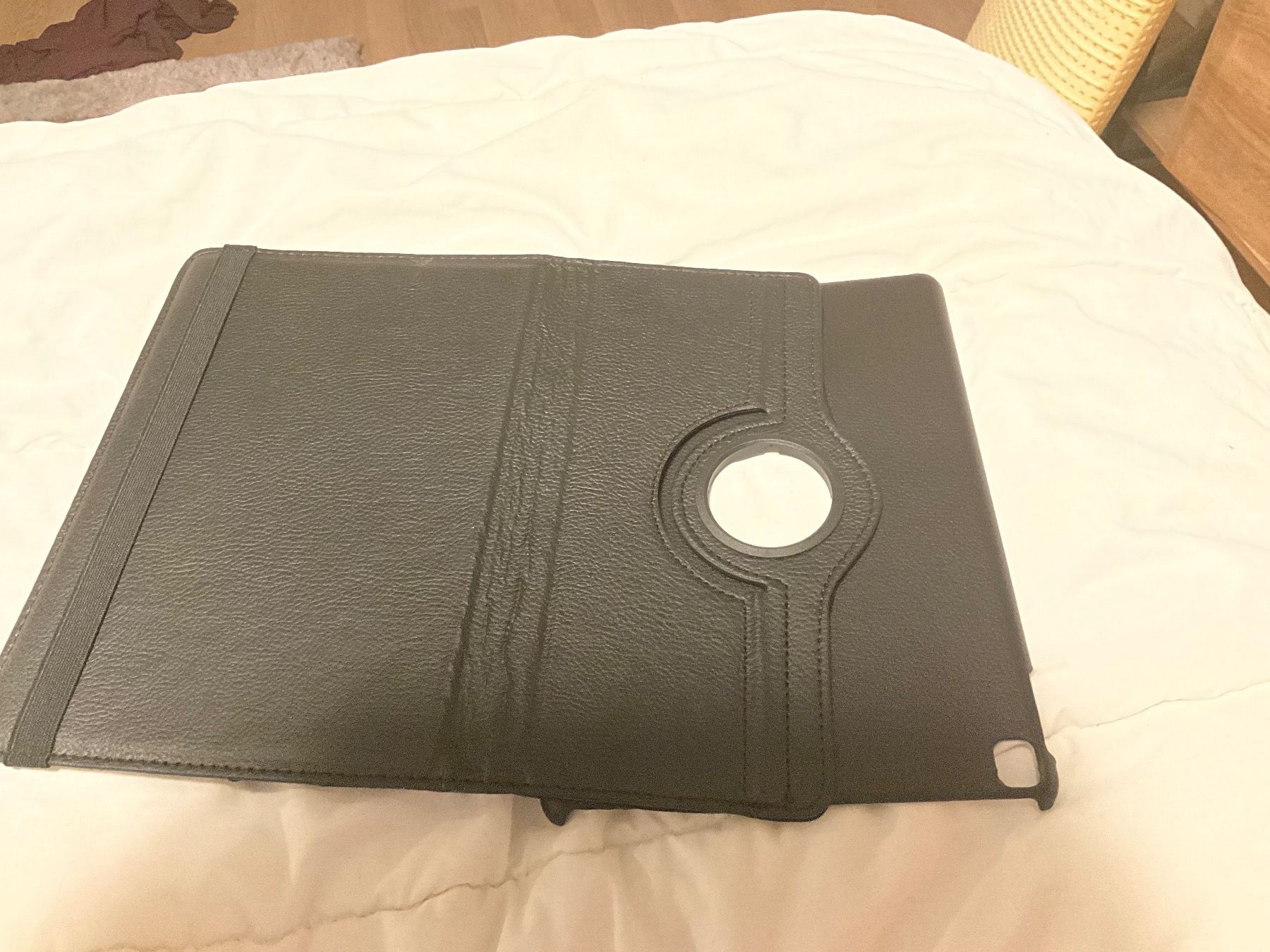 Apple Tablet PC: iPad Hülle – Neu und originalverpackt aus Therwil von R005 1