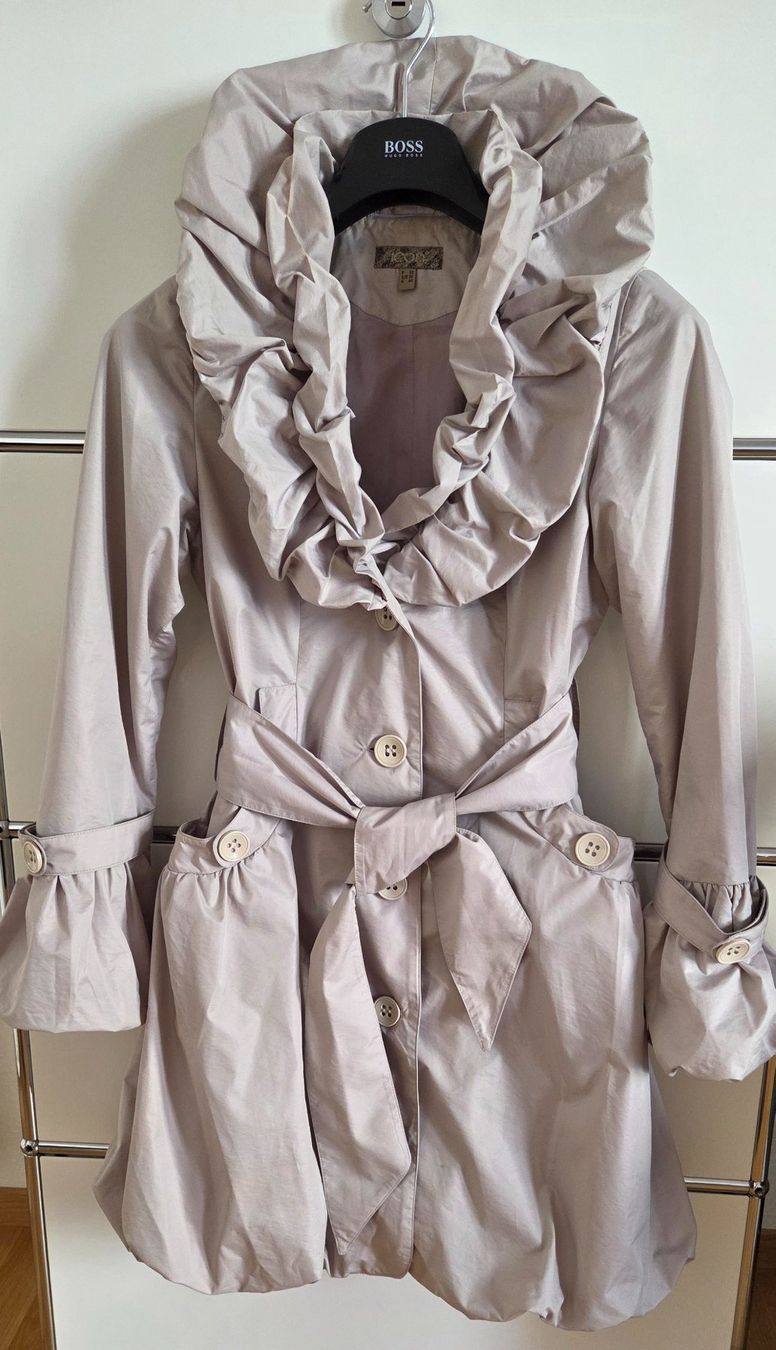 Cappotti: Trenchcoat – Usato da Zürich venduto da Nala2811