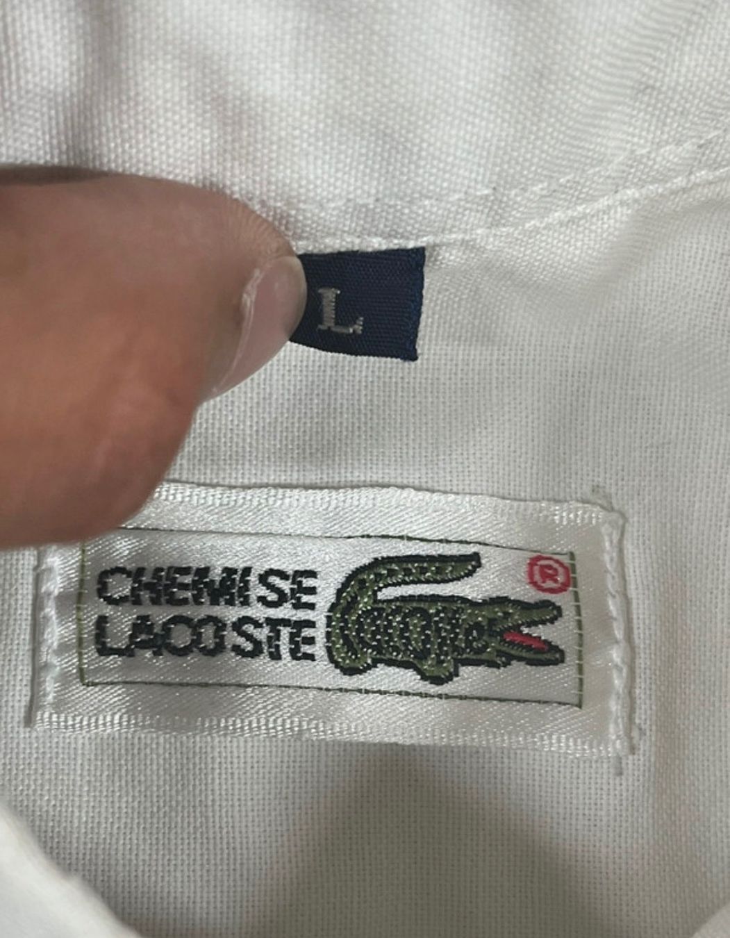 Lacoste Camicie: Chemise Lacoste Blanche Comme Neuve – Usato da Lausanne venduto da Kallista-Atelier 1