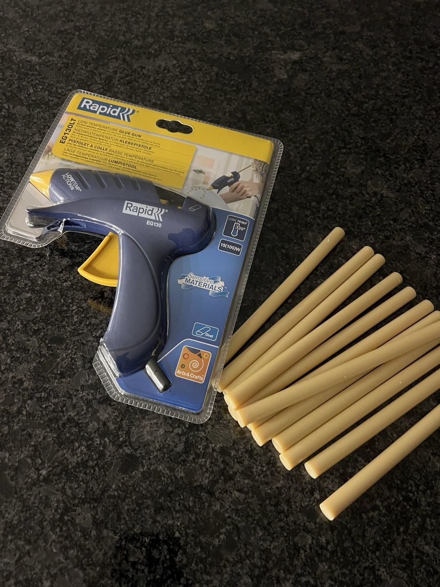 Tous les outils: Heissleimpistole originalverpackt – Neuf avec emballage d'origine à Bülach par Cucculi