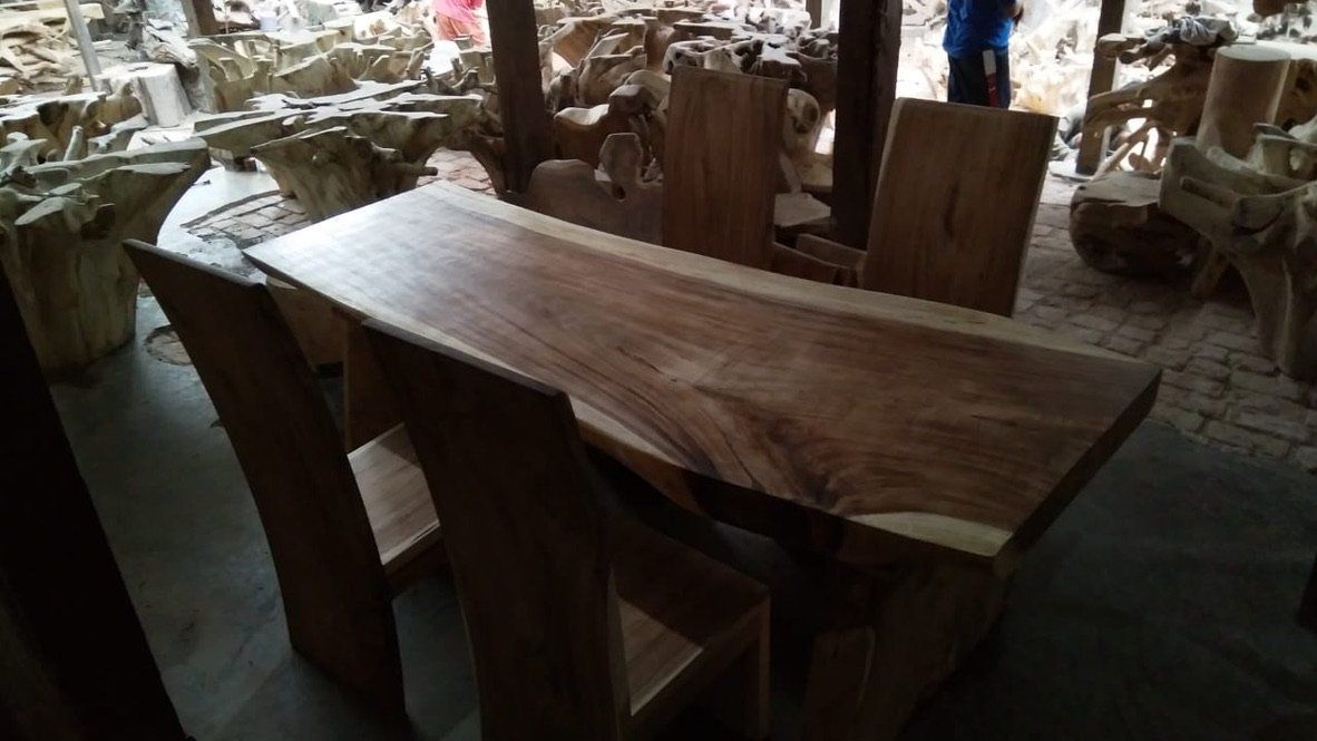 Tischset: Garnitur Sitzgruppe Tisch Stuhl Baumscheibentisch Suar Holz – Neu und originalverpackt aus Daisendorf von Wohn-Kult 1