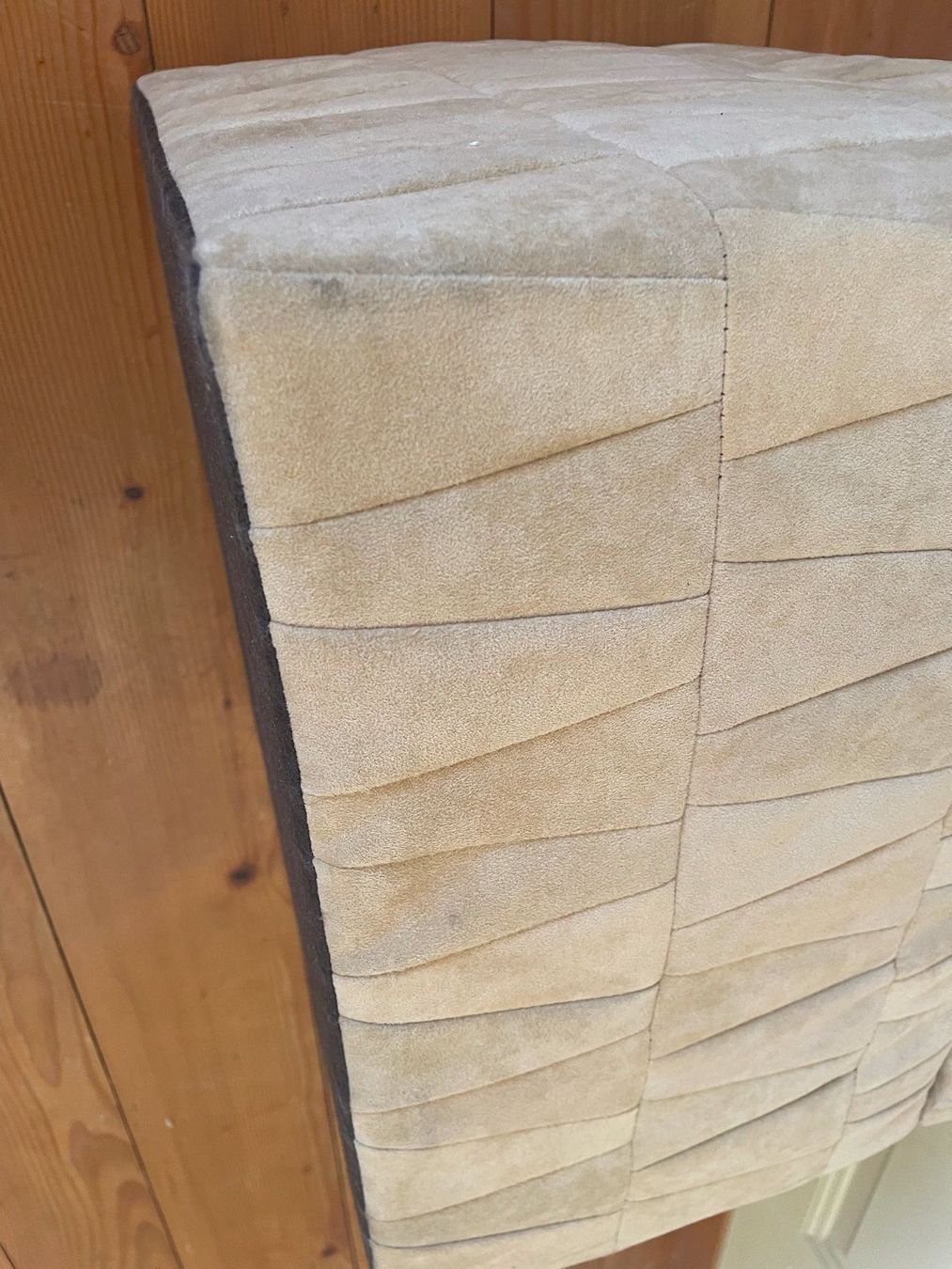 Sgabelli: Truhe Hocker // Wildleder – Usato da Schinznach-Dorf venduto da mix 9
