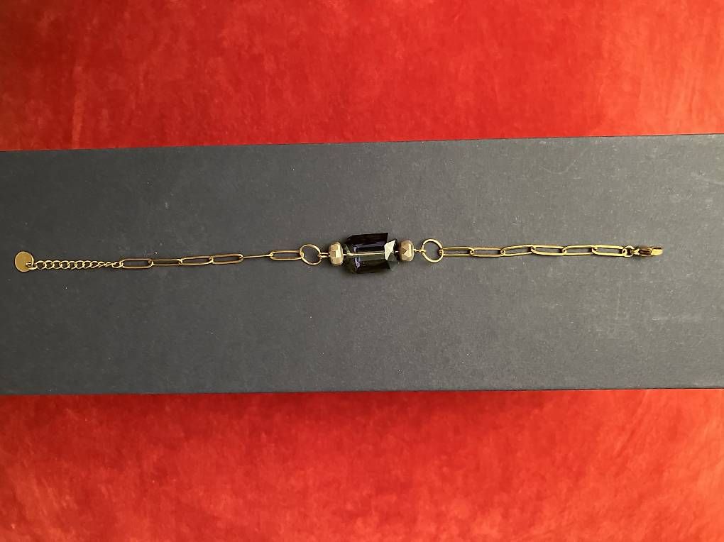 Bracciali & Braccialetti: Modisches Armband mit geschliffenen Glassteinen – Usato da St. Gallen venduto da jbr_q7tx