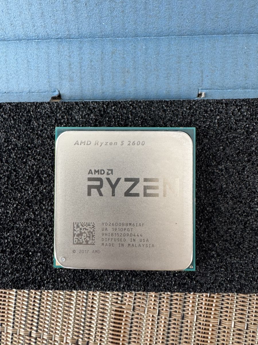 Amd Composants électroniques: AMD Ryzen 5 2600 – D'occasion à Flumenthal par Flower026