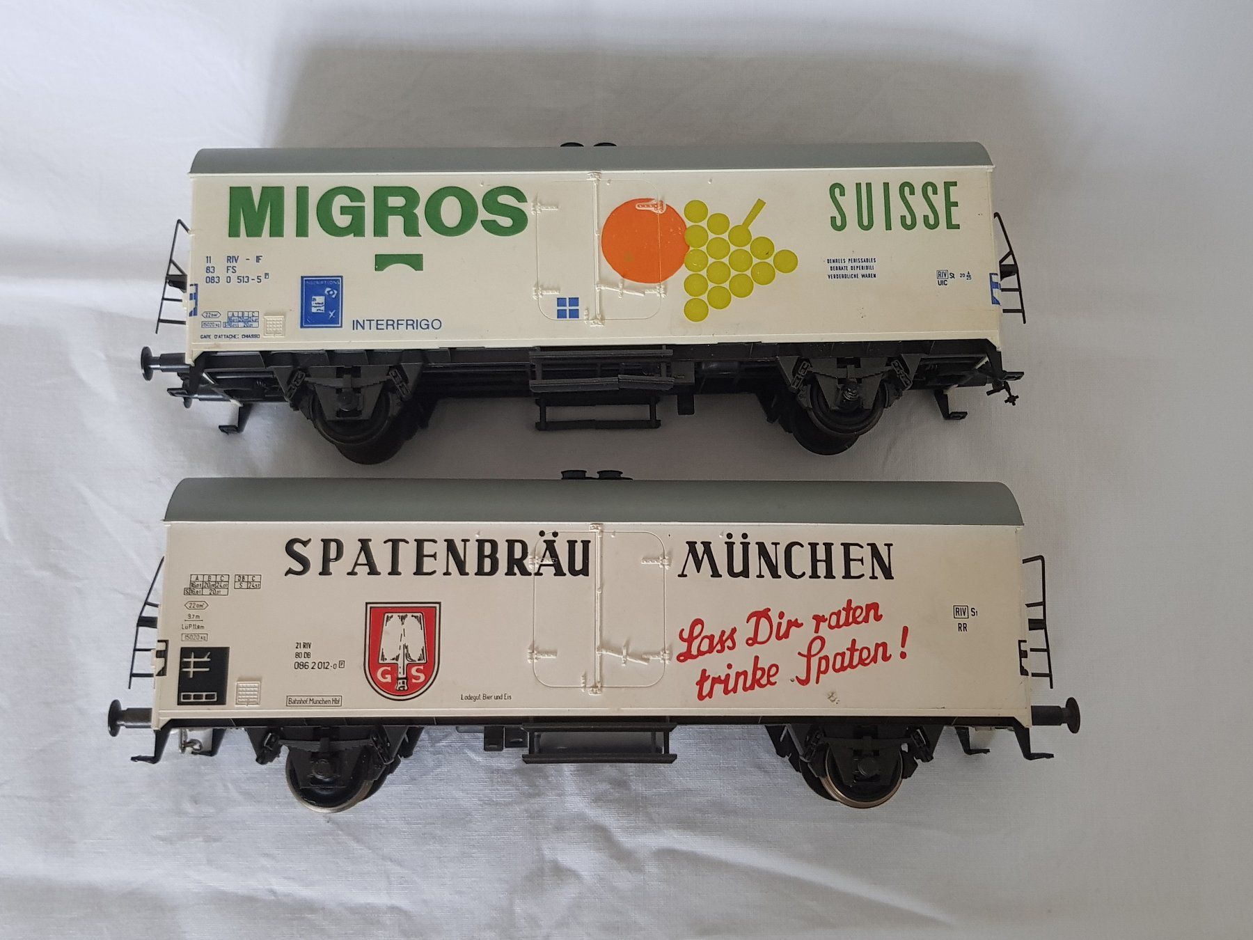 Rivarossi Modelleisenbahnen: 2 Rivarossi Bastelwagen – Gebraucht aus Luzern von inca55 1
