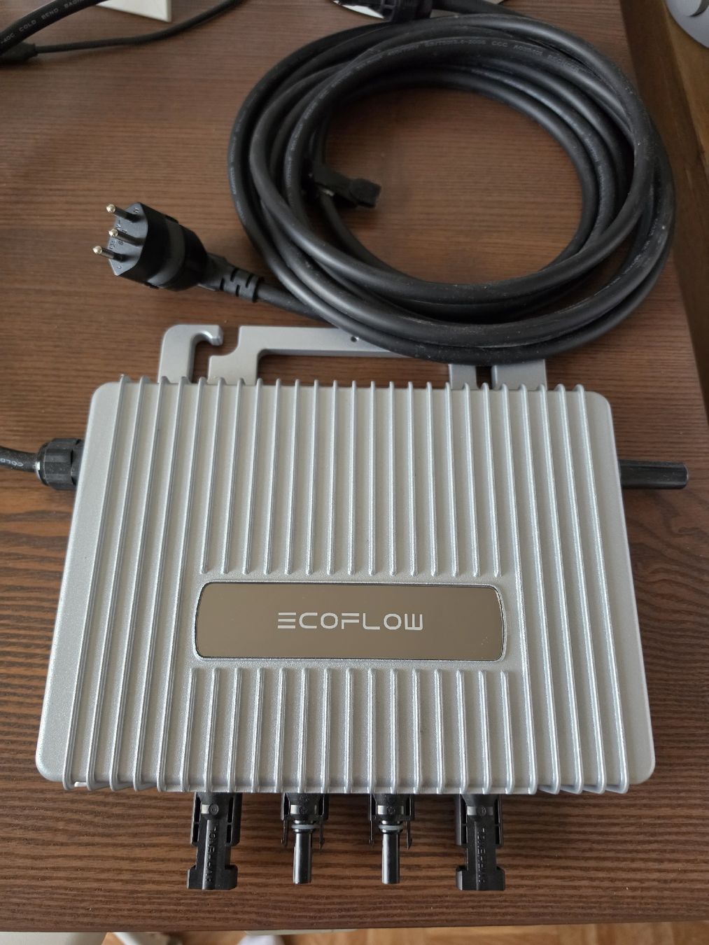 Ecoflow Inverter: EcoFlow STREAM Microinverter inkl. Stromkabel – Usato da Luzern venduto da luzri