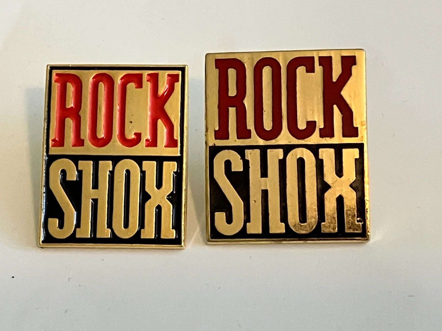 Placchette & Badge: 2 Pin Rock Shox – Usato da Basel venduto da djwwpp