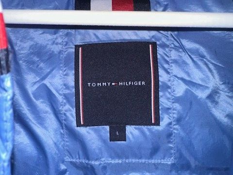 Tommy Hilfiger Giacche: Daunenjacke Tommy Hilfiger – Nuovo (secondo la descrizione) da Pfäffikon ZH venduto da thf_rqs2 1