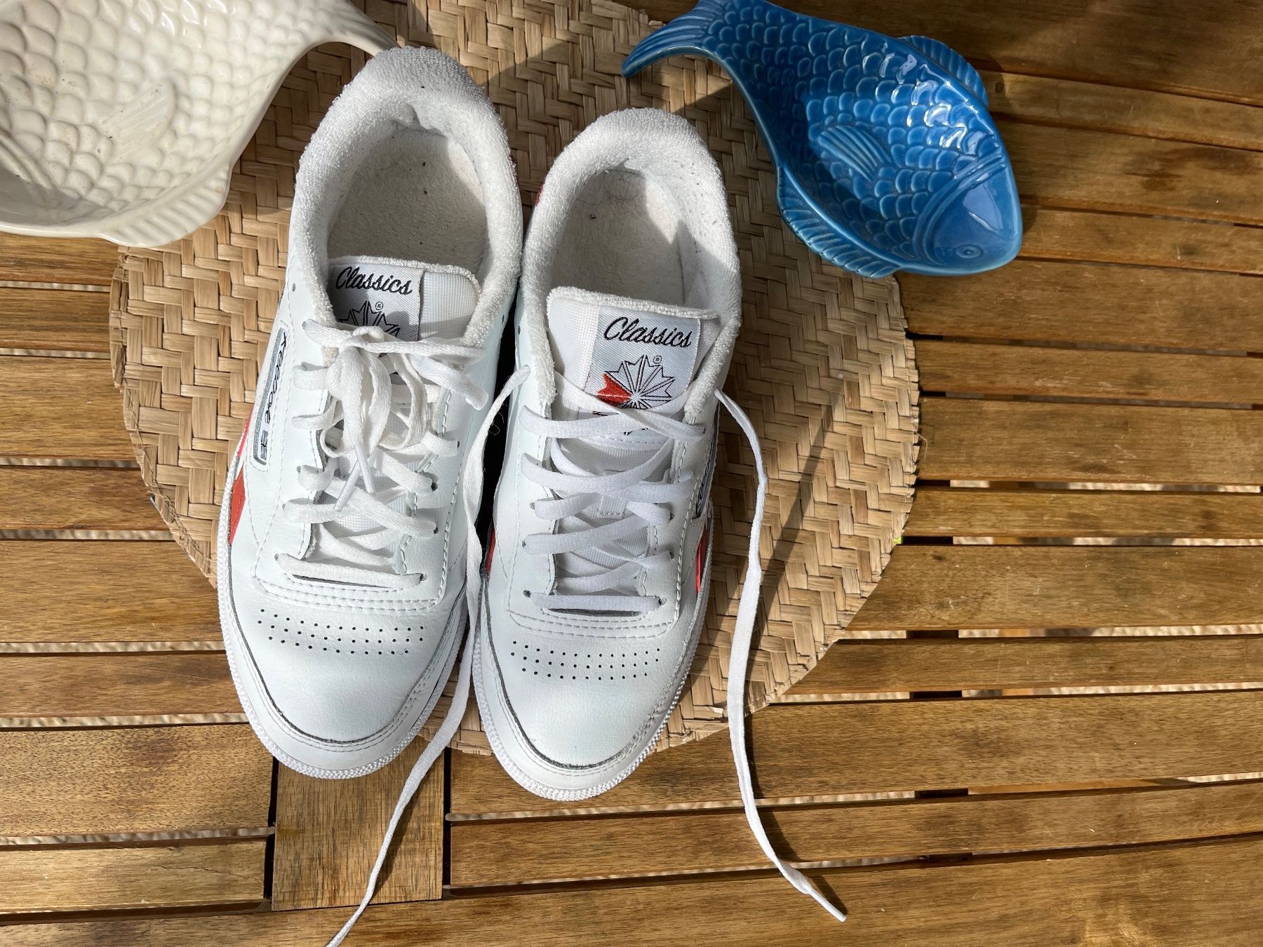 Reebok Herrenschuhe: Reebok 38.5 weiss und rot Sneakers – Gebraucht aus Zürich von maral787