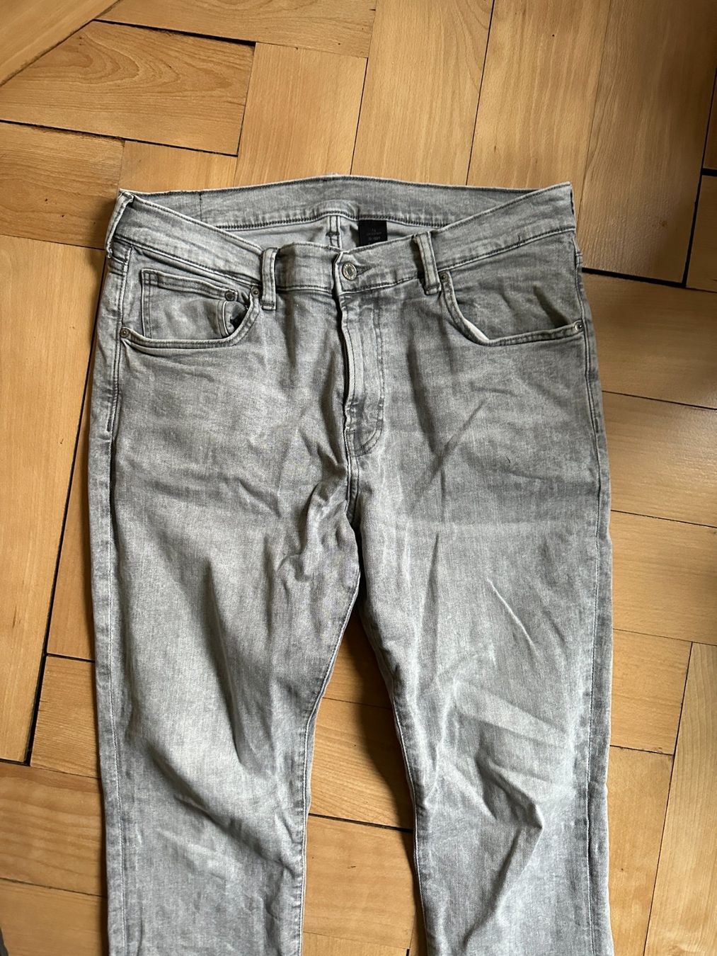 H&M Jeans: Skinny Jeans hellgrau - W36 – Usato da Zürich venduto da Diazaio 1