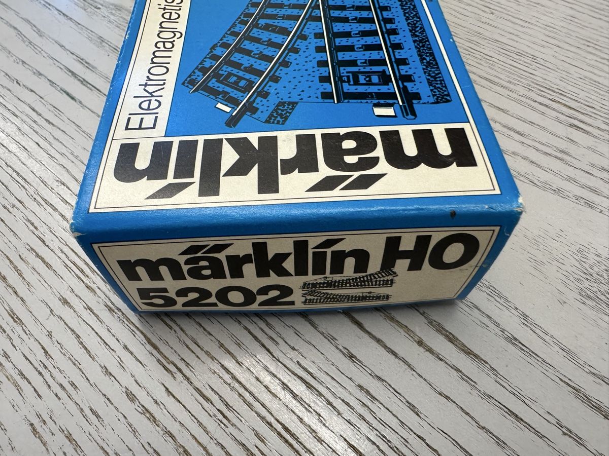Märklin Modellini di ferrovie: Märklin 5202 Elektromagnetisches Weichenpaar – Usato da Lupsingen venduto da New-Haven 1