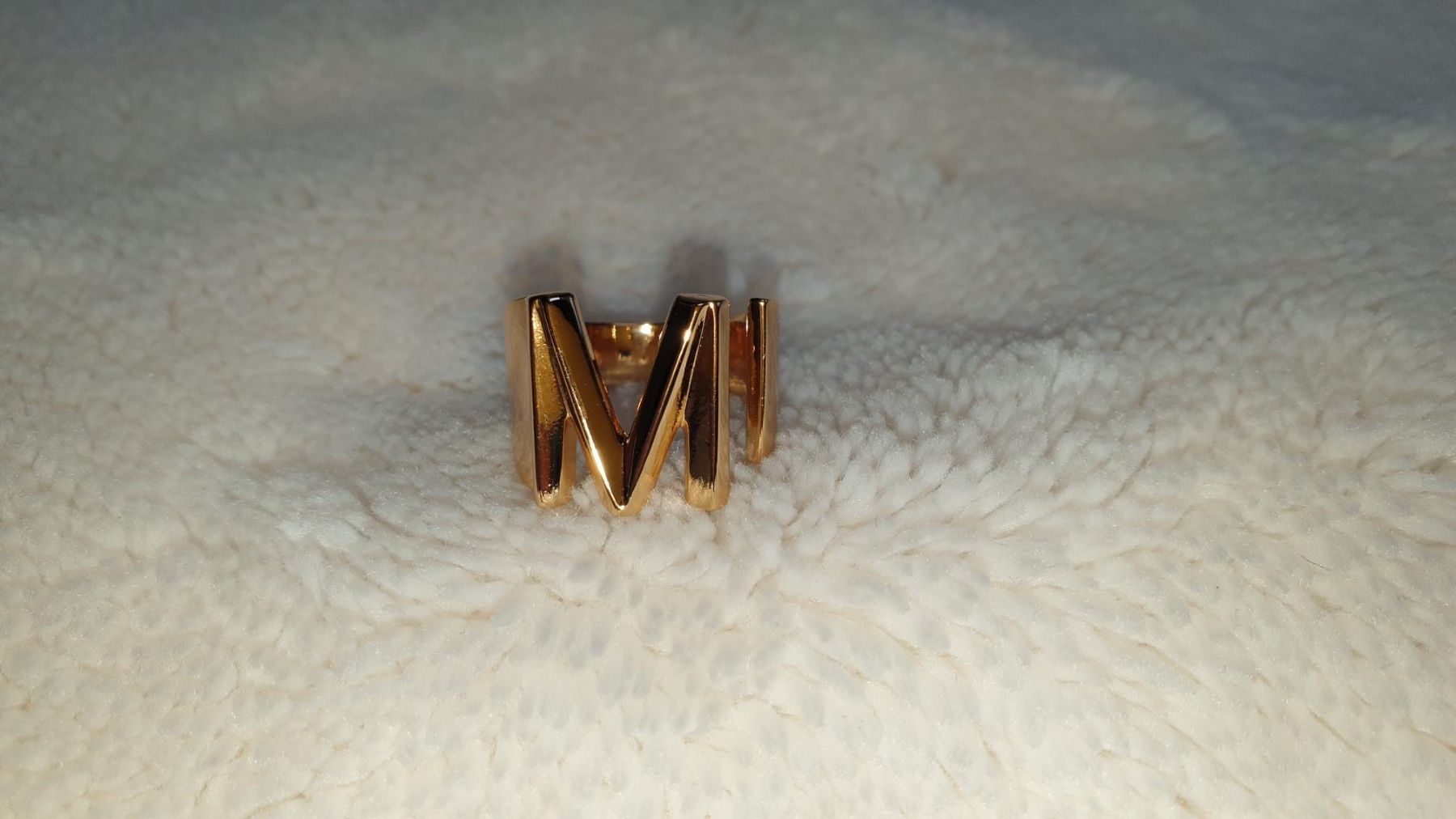 Anelli: Verstellbarer Ring - Buchstabe "M" – Nuovo e nell'imballaggio originale da Würenlos venduto da JRP_71 2