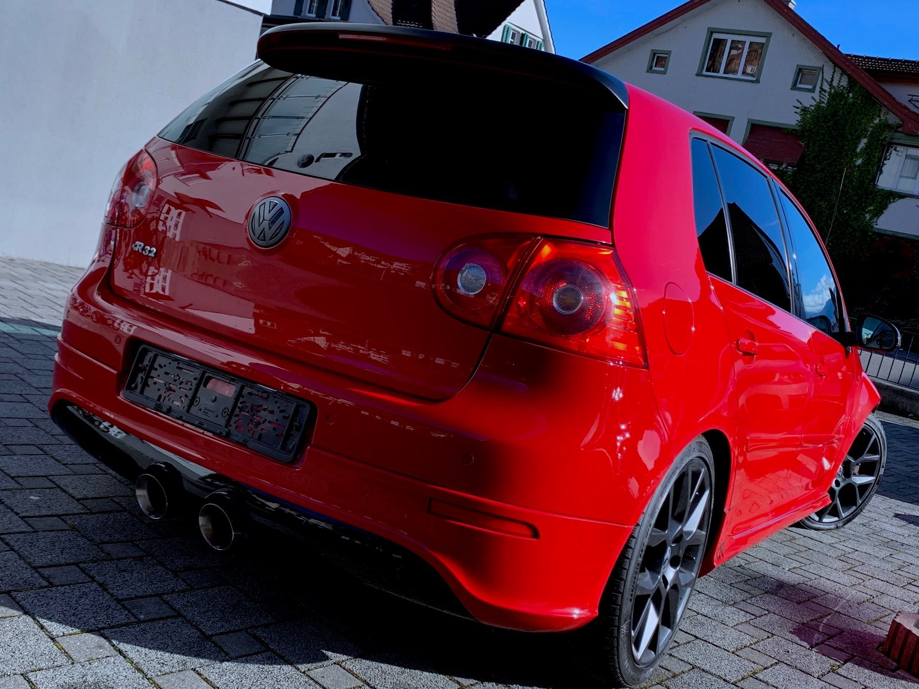 VW Automobili: VW Golf 5 R32 DSG – Usato da Rebstein venduto da Cache 5