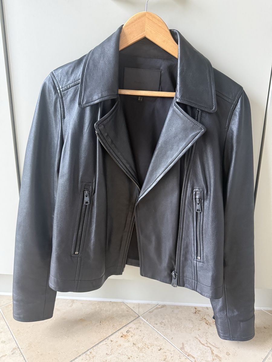 Massimo Dutti Giacche: Massimo Dutti leather jacket – Nuovo (secondo la descrizione) da Zürich venduto da ali_rlx5