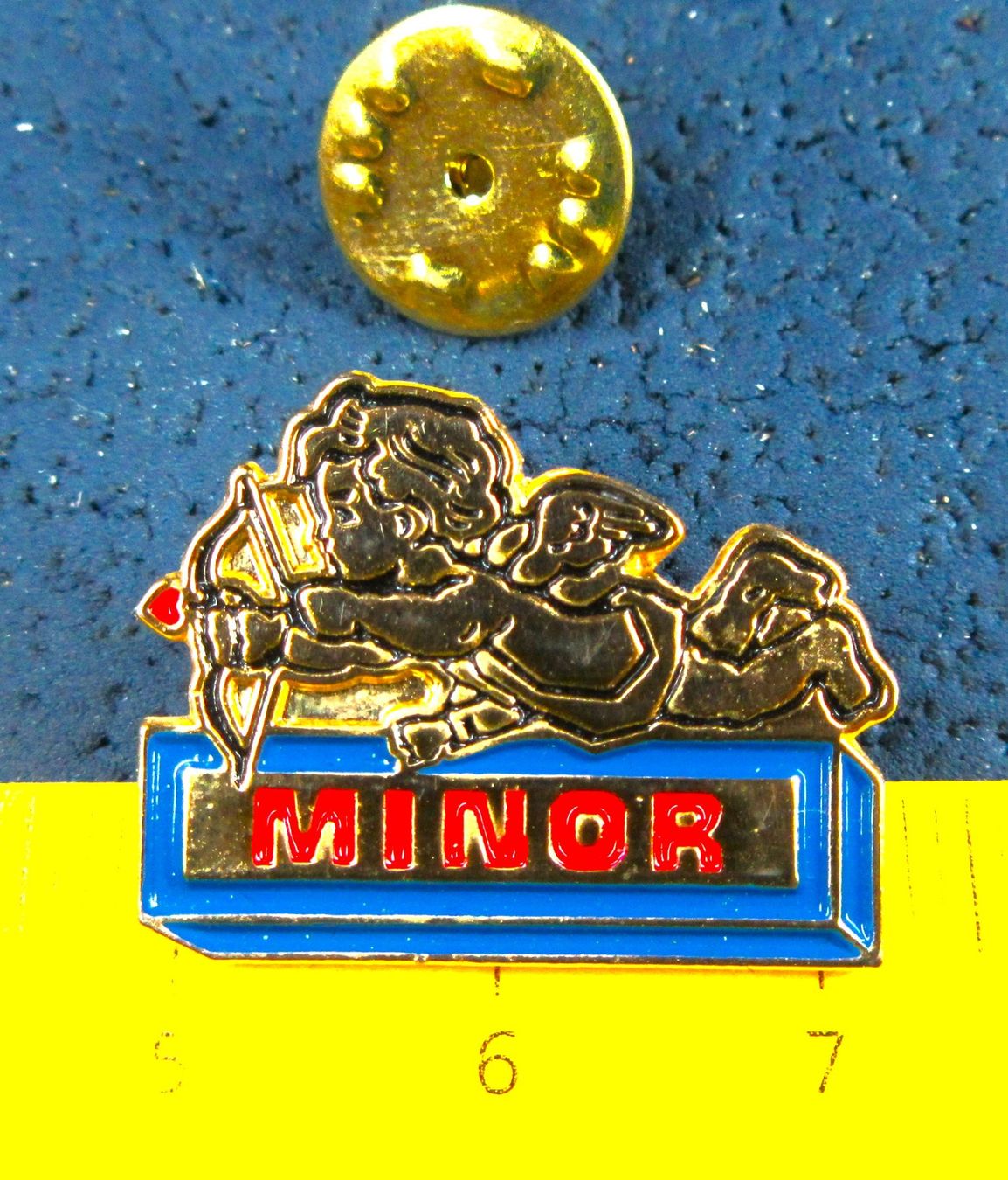 Swiss Placchette & Badge: MINOR ENGEL PIN GOLDIG – Usato da Ettingen venduto da Hausi4711