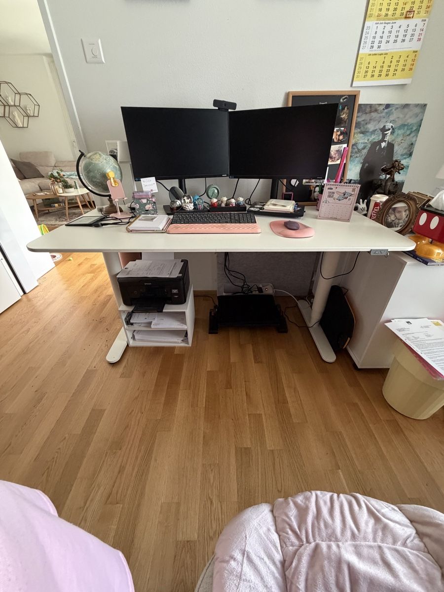 Schreibtische: Stehpult weiss H160cm B80cm  – Gebraucht aus Liestal von syi_pl6k