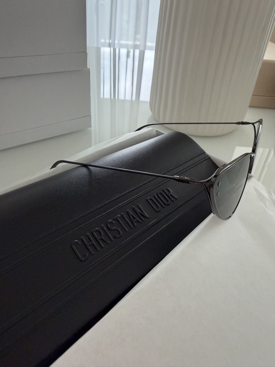 Dior Occhiali & Lenti: Dior sunglasses new – Nuovo e nell'imballaggio originale da Fahrweid venduto da Stellar_times 2