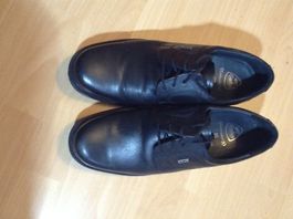 Herrenhalbschuhe, solide, weite Ausführung, neuwertig.