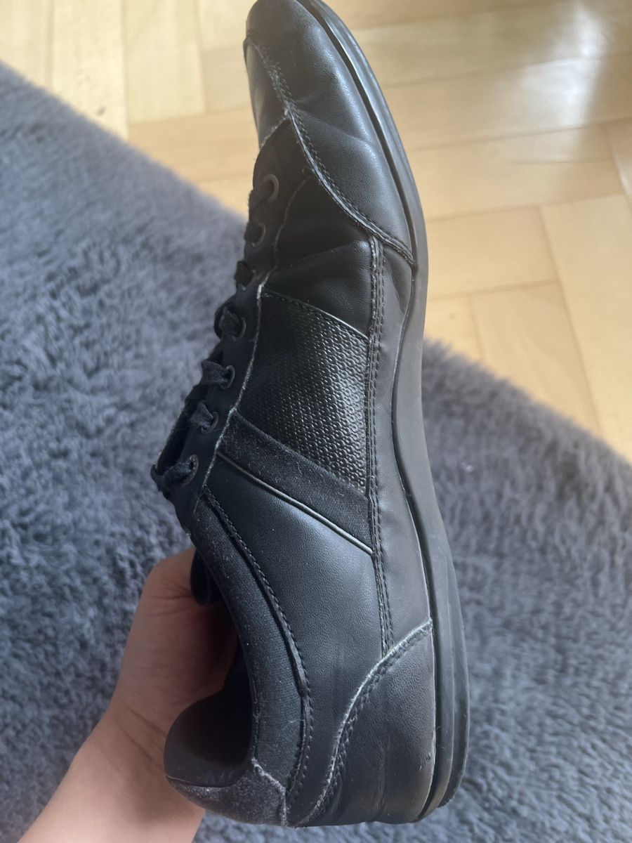 Lacoste Scarpe da uomo: Lacoste Black Leather Sneakers size 44,5. Great for Fall – Usato da Zürich venduto da tra_wl8x 2