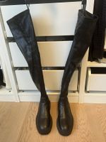 Zara Schwarze Overknee-Stiefel