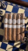 Montecristo White Series Rothchilde 5x52 Medium