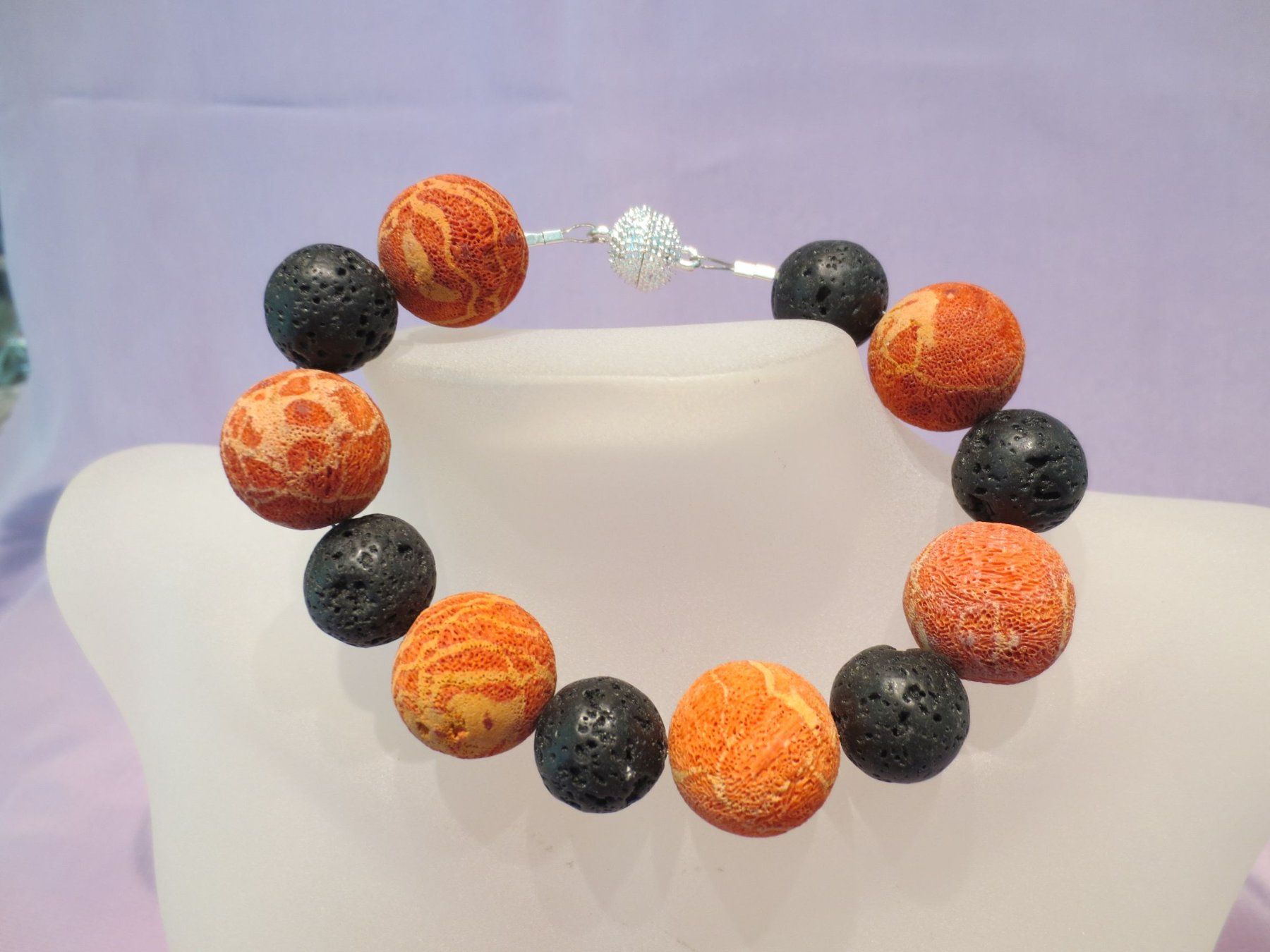 Bracciali & Braccialetti: Schaumkoralle Lava Armband Statement – Nuovo (secondo la descrizione) da Zollikofen venduto da tayaa13