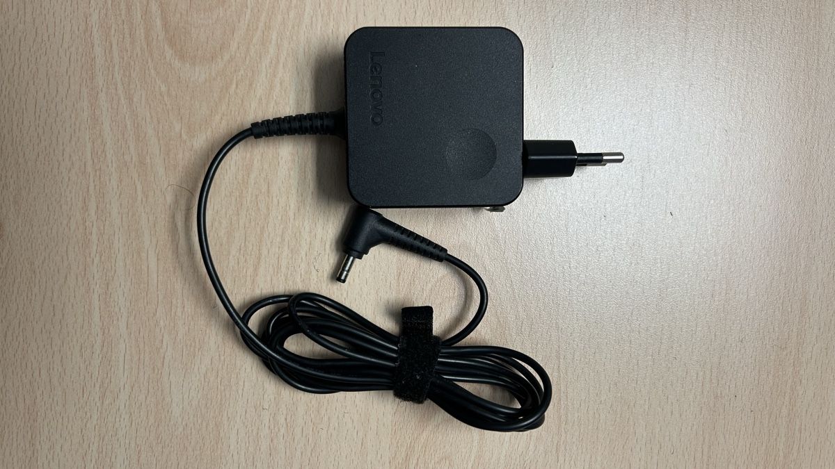 Lenovo Caricabatterie: Lenovo Ladegerät – Usato da Niederweningen venduto da Mimmo20