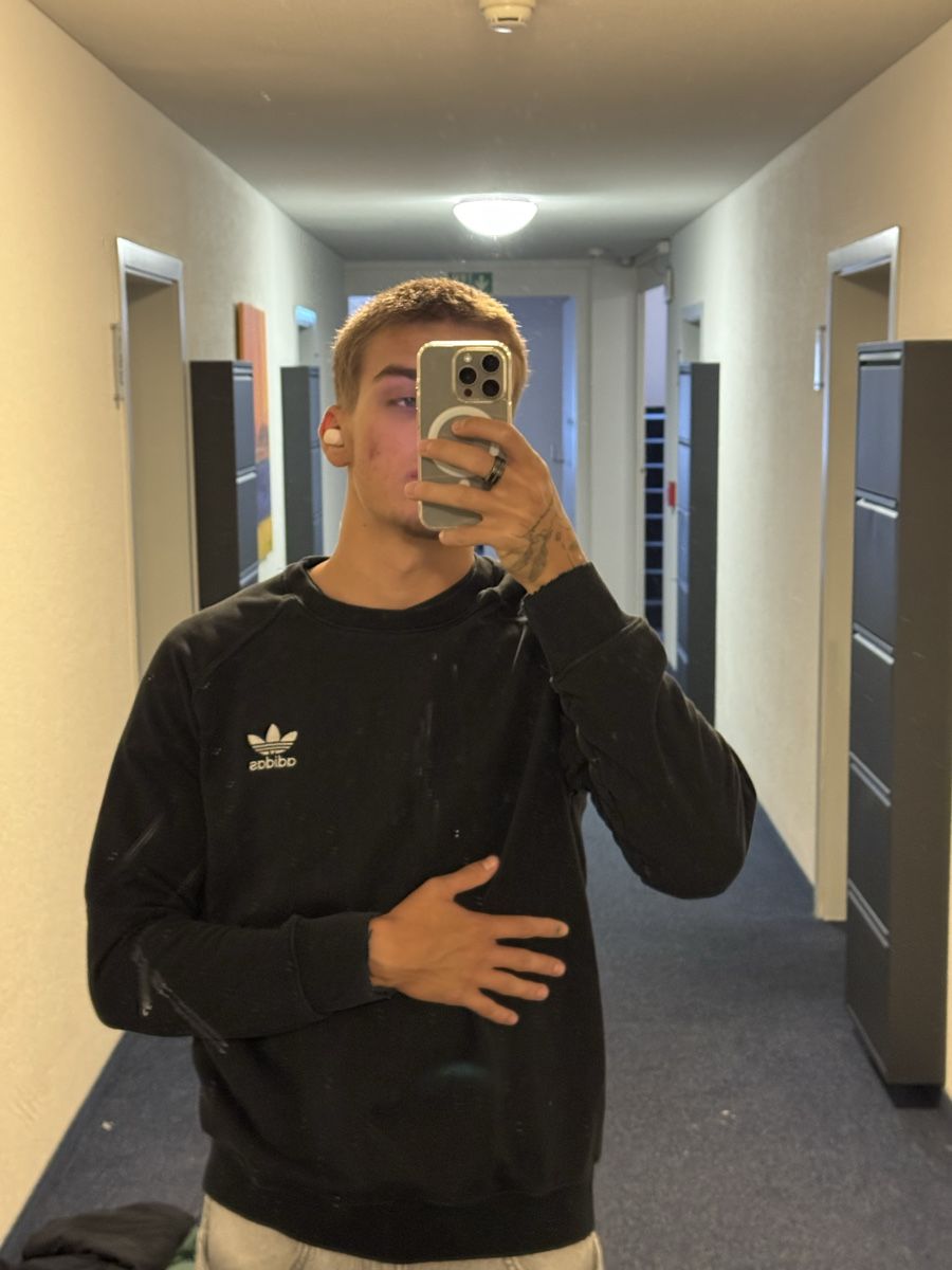 Adidas Maglioni & Felpe: Adidas Original Sweatshirt – Usato da Wildegg venduto da Myexlv 4