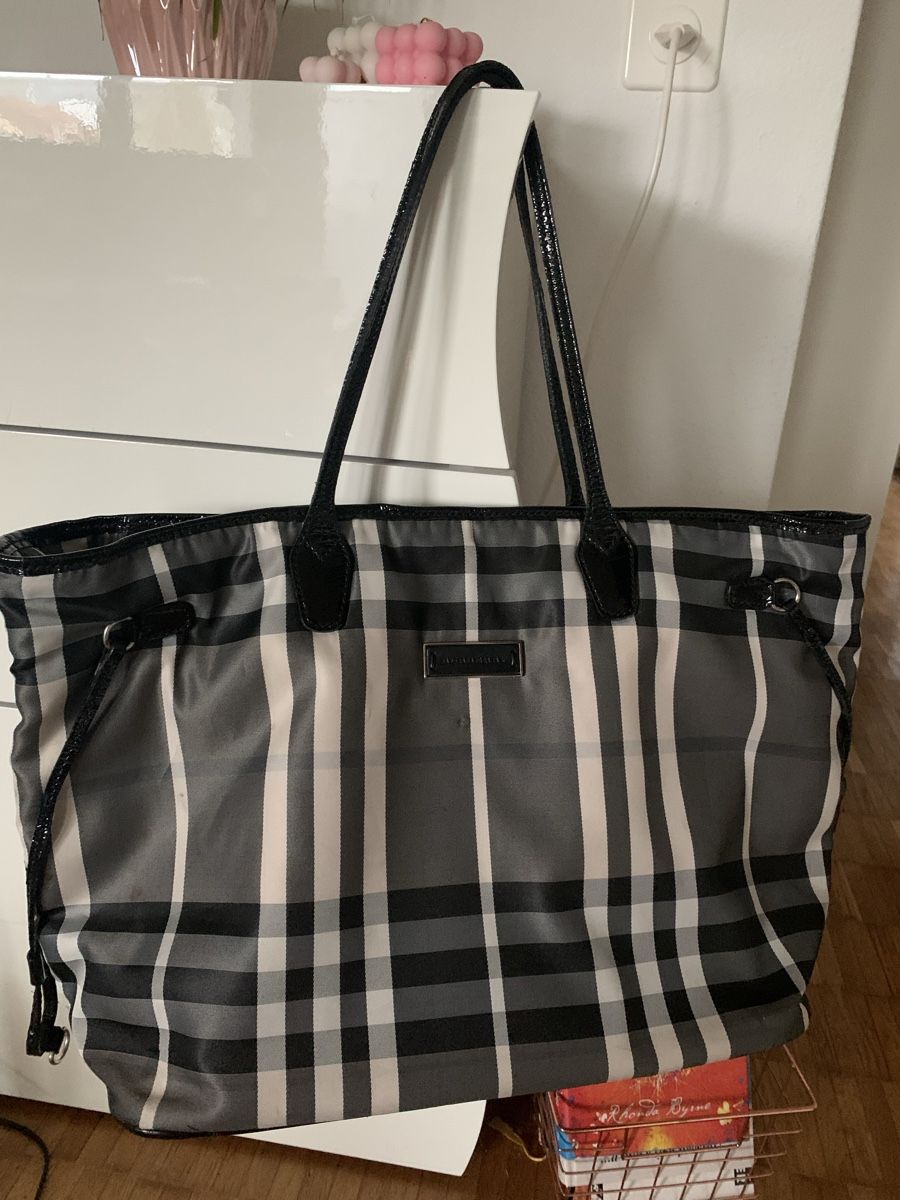 Borse da donna: Burberry tasche – Usato da Zürich venduto da Nikuska32