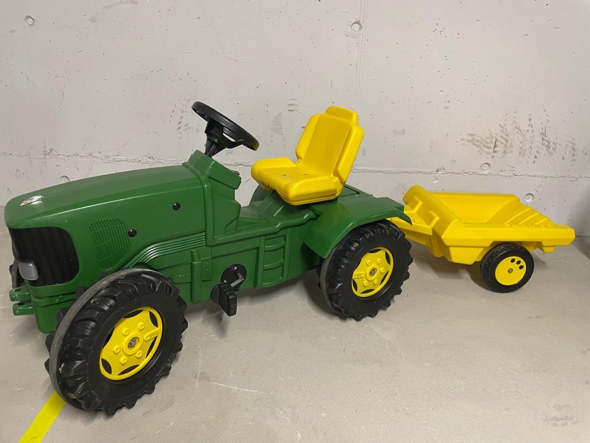 John Deere Fahrzeuge für Kinder: Kindertraktor John Deere mit Anhänger  – Gebraucht aus Horw von isafurrer 1