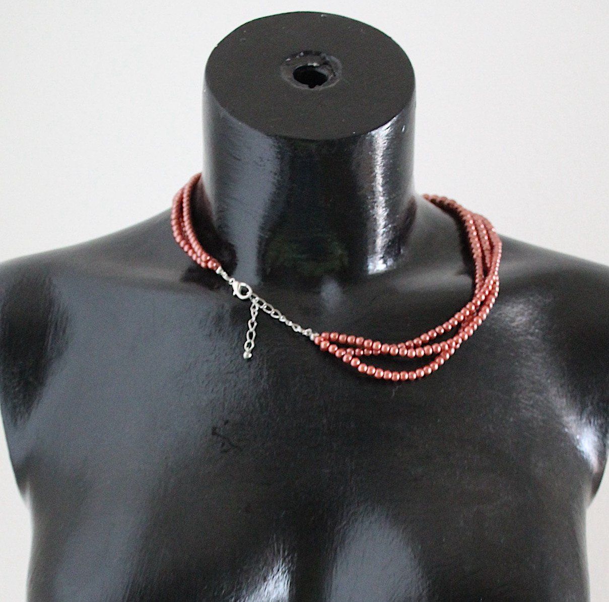Perle (finte): Perlencollier altrot,  3-reihige aus Glasperlen – Usato da Locarno venduto da madame-tus-sauds 2
