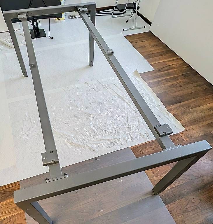Sonstige Dekorationen & Accessoires:  Metall-Untergestell für Büro- oder Arbeitstisch – Gebraucht aus Stans von Bobesch56