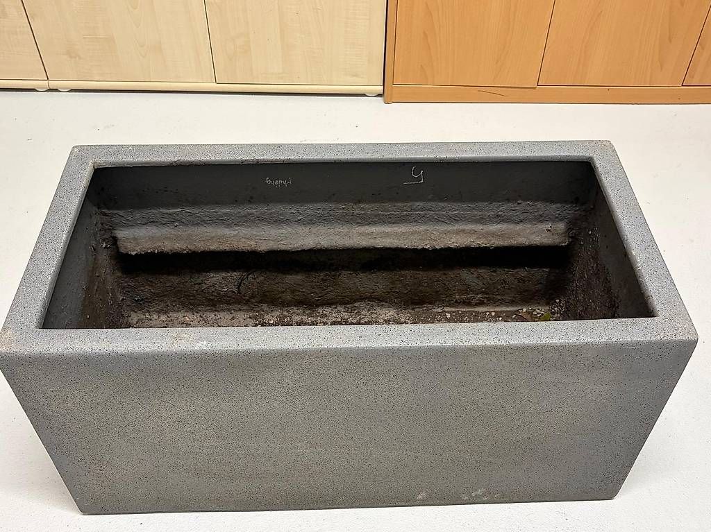 Pots de fleurs: 2 Blumentöpfe – D'occasion à Wahlen par Bami0