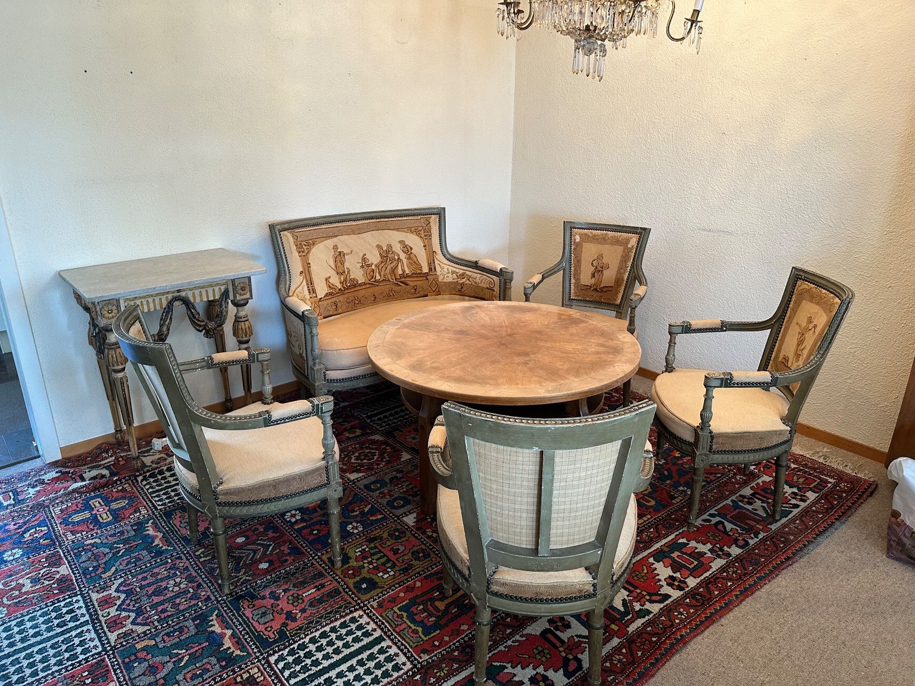 Sofas: Sofagarnitur Louis XV mit Tisch – Gebraucht aus Russikon von Cholo007