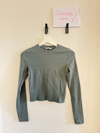 Longsleeve Shirt Bershka gruen Groesse M guter Zustand