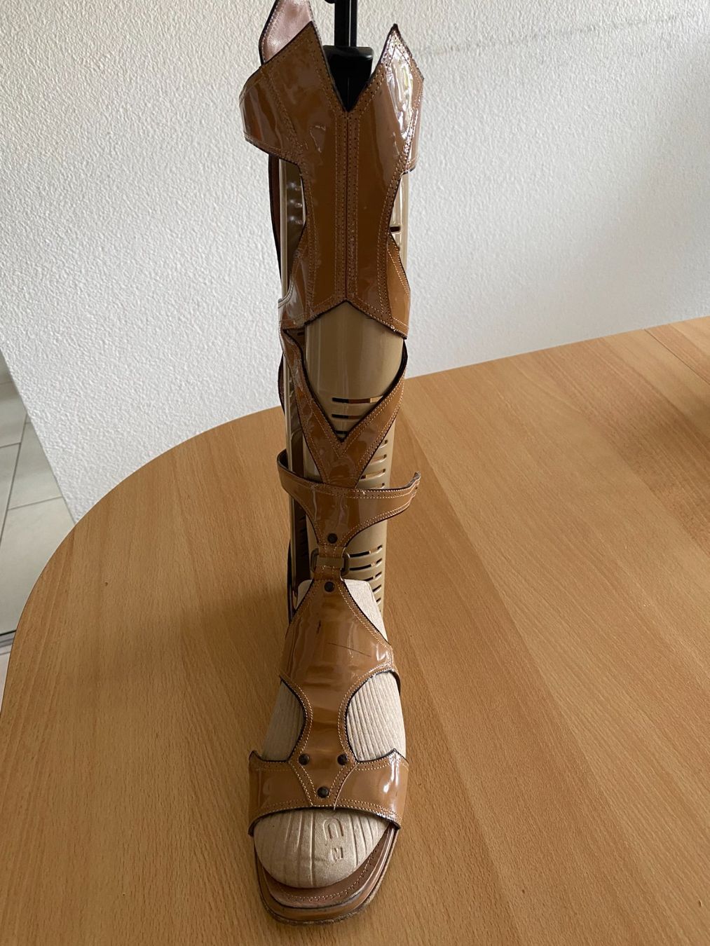 Alaia Scarpe da donna: Alaia Römersandale mit Stiefelspanner – Usato da Zürich venduto da Gemi