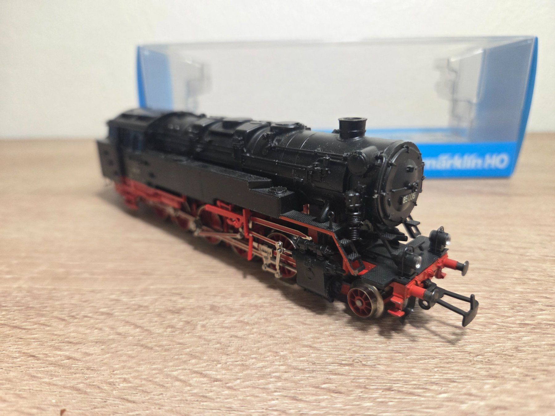 Märklin Modellini di ferrovie: Märklin 3308 Dampflok BR 85 DR H0 – Usato da St-Aubin-Sauges venduto da Lo_Go 2