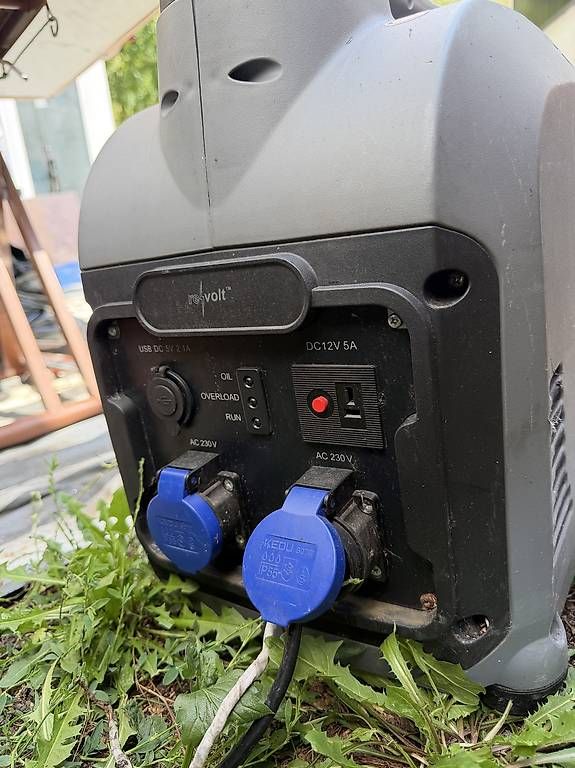 Generatori di corrente: Generatore 2000w silenziato – Usato da Camorino venduto da CamperCommunity