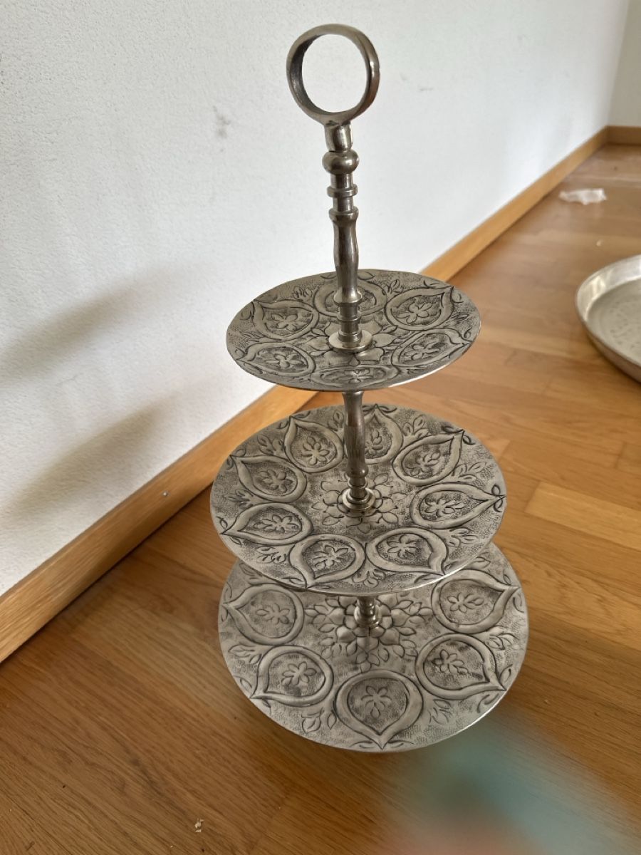 Toutes les décorations: Etagere – D'occasion à Wetzikon ZH par s.ochsner