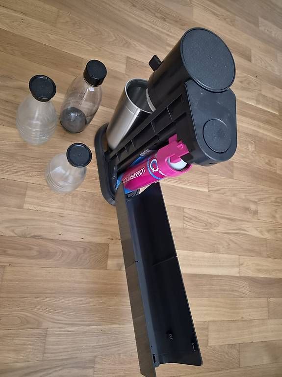 Sodastream Elettrodomestici da cucina: Sodastream Duo mit C02 Zylinder – Usato da Ebikon venduto da Stromey 1