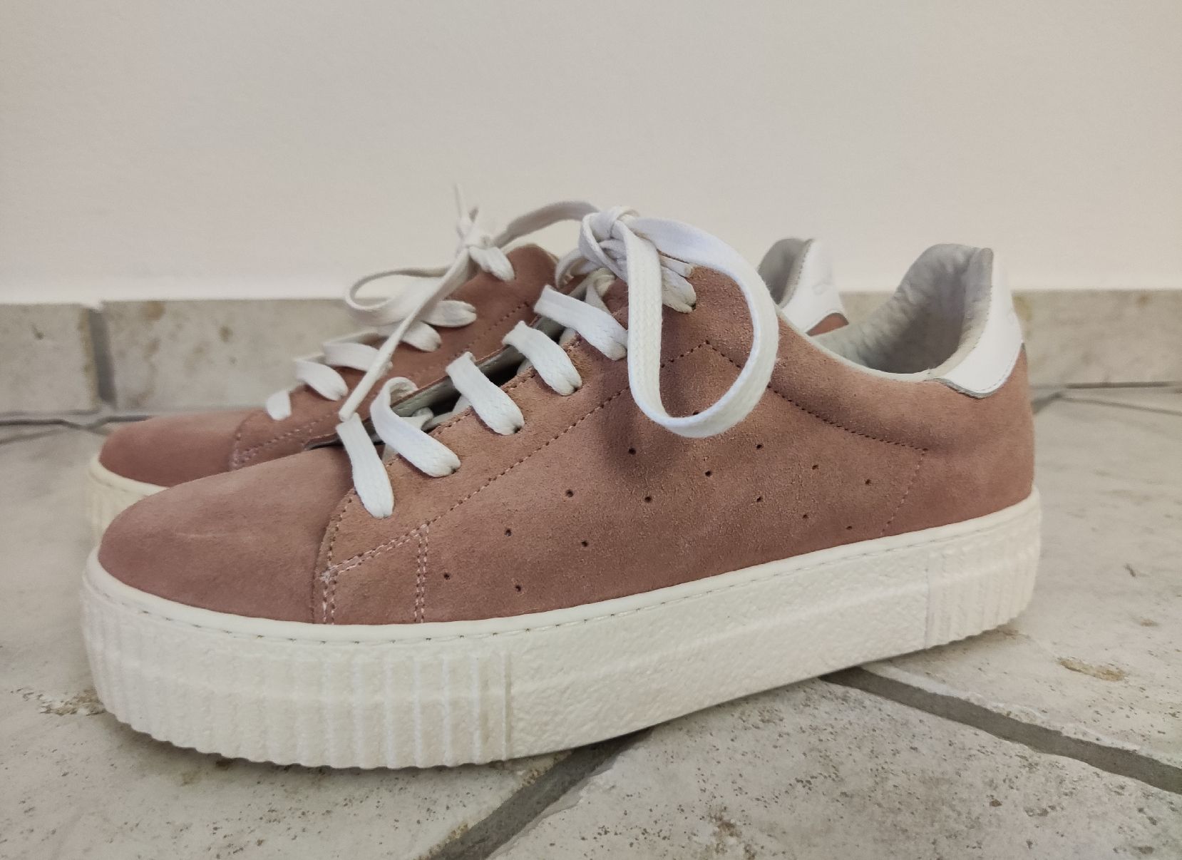 Scarpe da donna: ONOFAKIND Damenschuh Grösse 38 – Usato da Chur venduto da Rodanisa 3