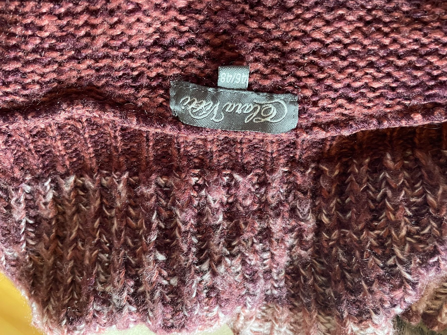 Lotti di vestiti: 2 Pullower - unisex, eine Damen-Strickjacke. Ungetragen. – Usato da Biberist venduto da LASCHINDELEGI 1