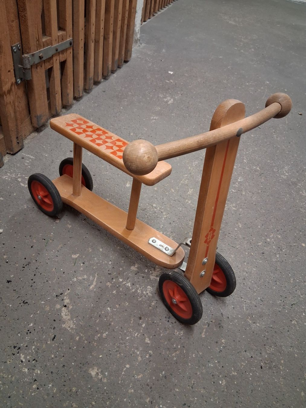 Veicoli per bambini: Retro Laufrad aus Holz – Usato da Luzern venduto da phi_s57s