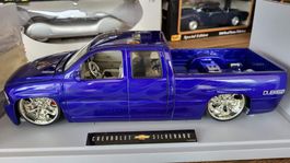 Chevrolet Silverado 1:18 DUB City