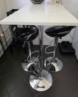 Bartisch mit 2 Barhocker