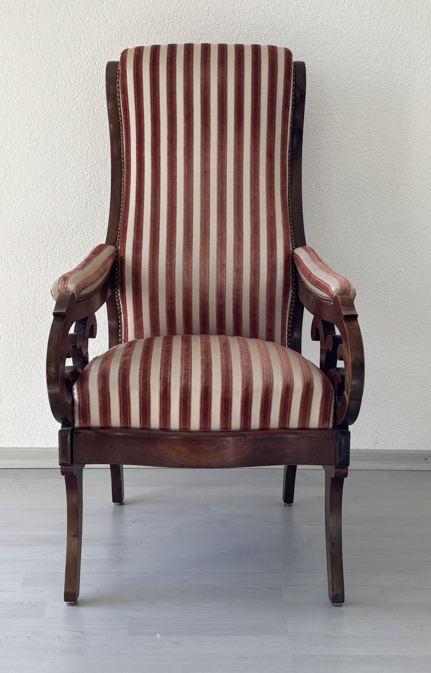 Poltrone: Alter bequemer Sessel restauriert, Top Zustand! – Usato da Aarberg venduto da ferost