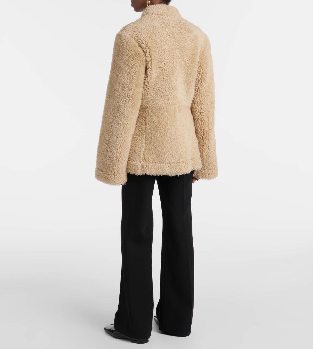 Totême Cappotti: Toteme lamb fur jacket  – Nuovo e nell'imballaggio originale da Paradiso venduto da viorea 2