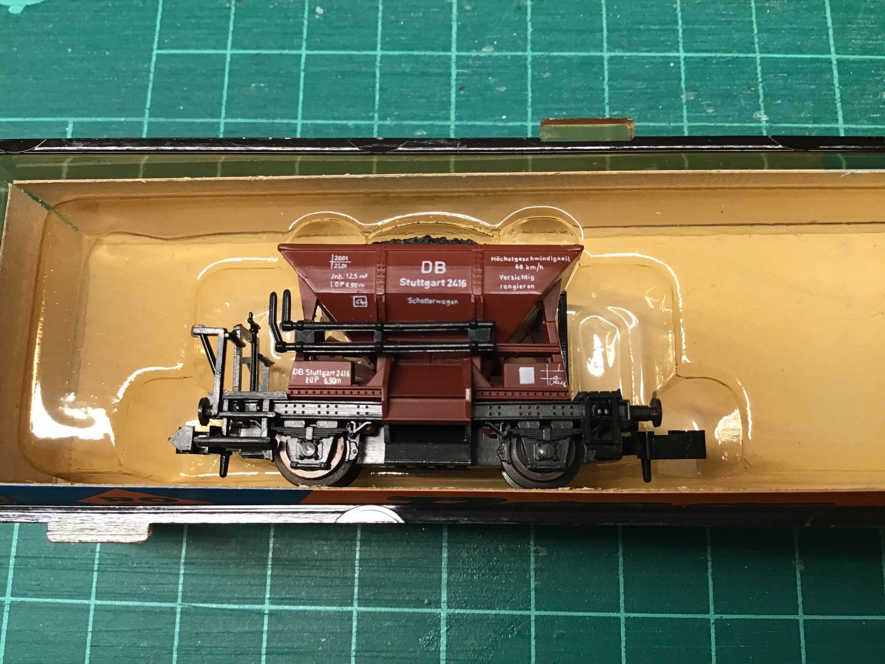 Roco Modellini di ferrovie: Roco Gueterwagen DB Stuttgart 2416, Spur N – Usato da Männedorf venduto da Modelle-aller-Art